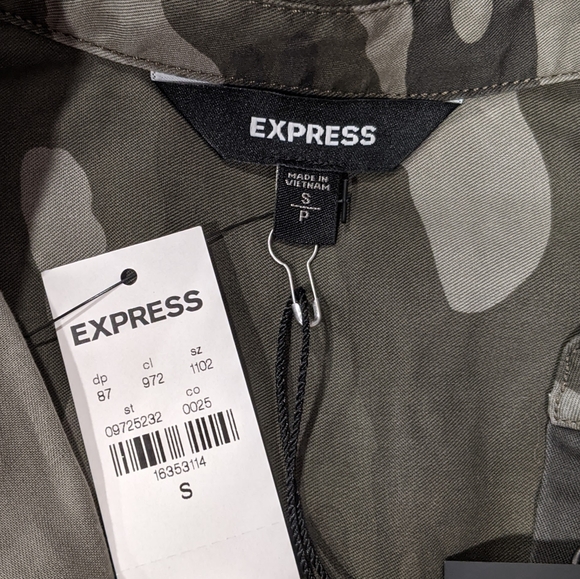 NWT Express camo button-up shirt with embellished sleeves - Picture 7 of 10
